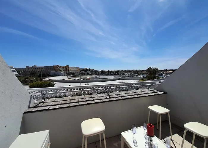 Village Naturiste - Mords Moi *